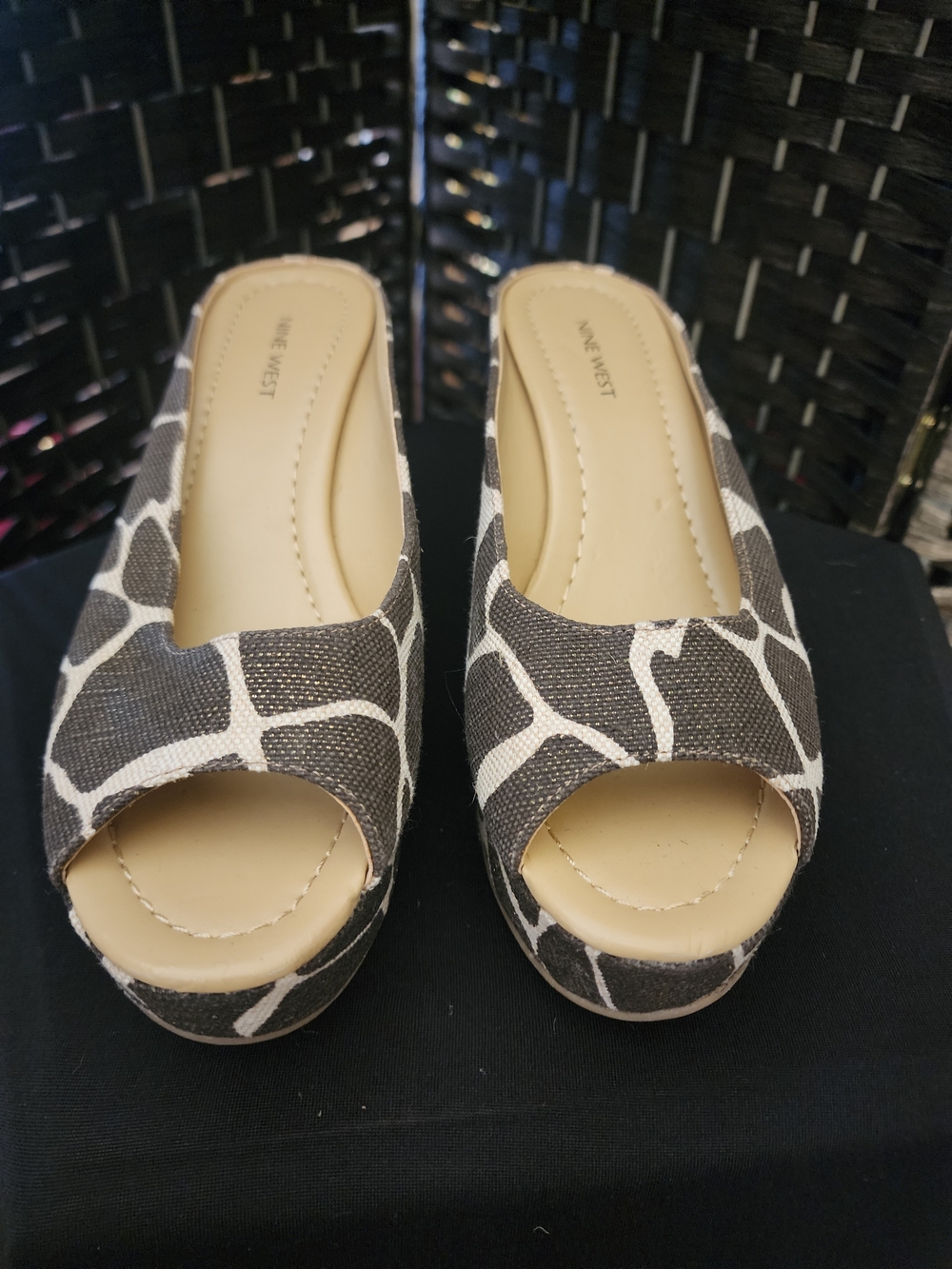Nine West Women's Grey & White Peep-Toe Slip-On Wedges. (B1)